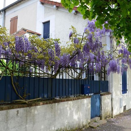 Bleautiful "Eugenie" Charmante Maison De Ville Fontainebleau Bagian luar foto